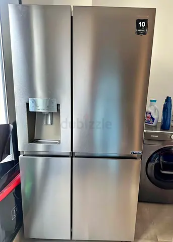 Hisense Double door Refrigerator with water dispenser ice maker