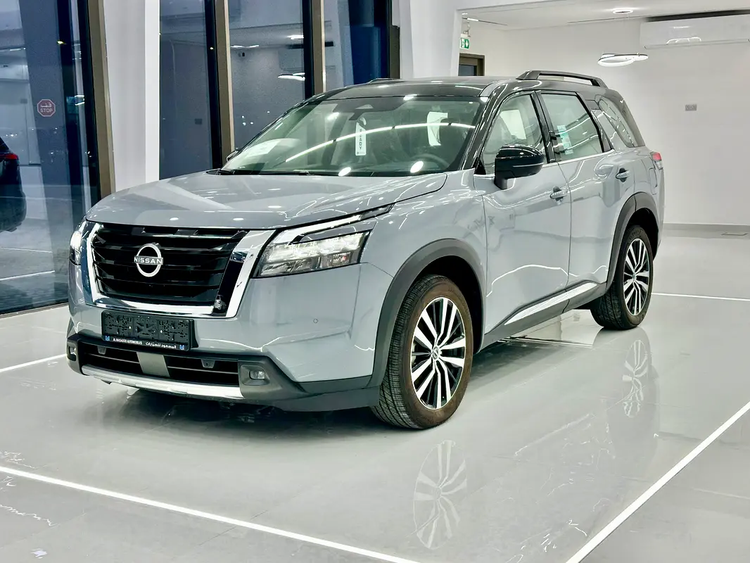 Nissan Pathfinder 2025 — photo 1 of 20