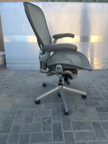 Herman miller Aeron size C fully loaded