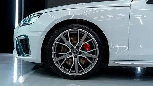 صورة 6 لـ 2021 AUDI RS4