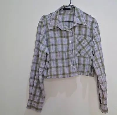 Chic Cropped Checkered Shirt
