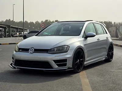 فولكس واجن كولف R 2017 مواصفات خليجية بحالة جيدة