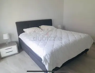 Modern Grey King Bed (180x200 cm)