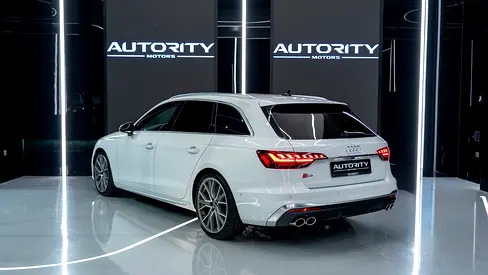 صورة 7 لـ 2021 AUDI RS4