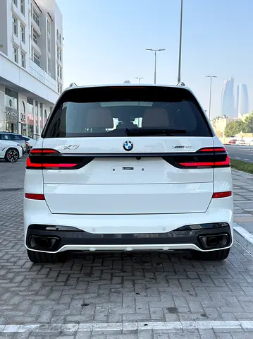 2026 BMW X7 缩略图 9