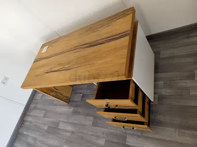 Stylish Modern New Office Tables For Sale