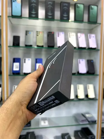 Samsung Galaxy Z Flip 7 256 GB Brand New Box Packed