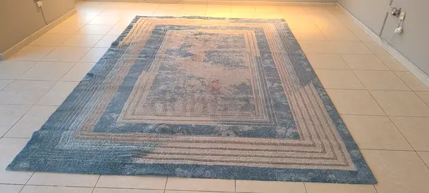 Beautiful Abstract Area Rug in Blue and Cream