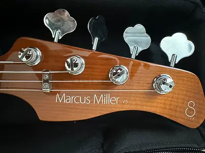 Marchs Miller 4 String Bass Guitar + Case