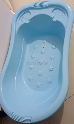 Bath tub