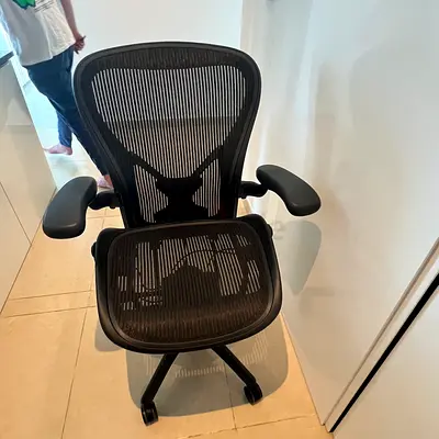Herman miller Aeron size C fully loaded
