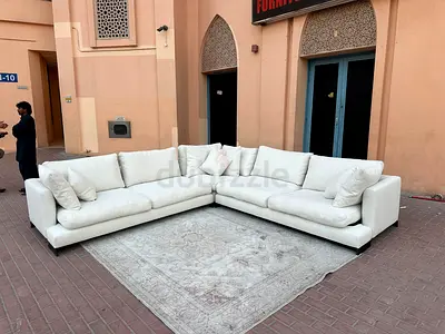 Selling in excellent Condition Camerich Italian Corner Sofa Beige