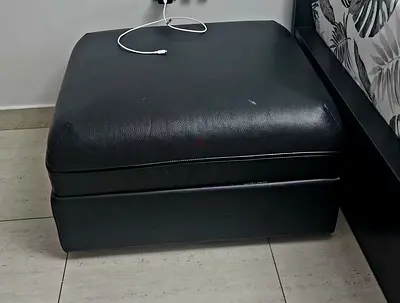 Stylish Storage Ottoman with Hidden Compartment