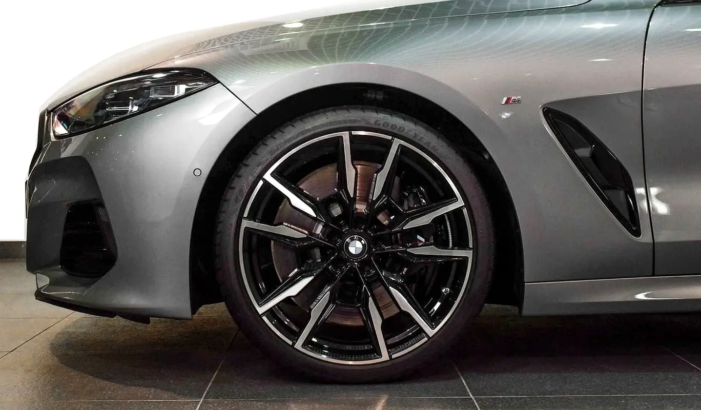 BMW 8-Series 2023
