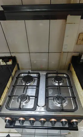 Reliable Four-Burner Gas Stove for Your Kitchen