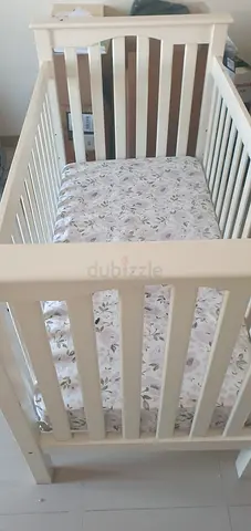 Pottery barn baby crib with waterproof matress