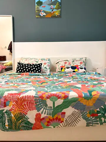 White Ikea King Size Bed with Mattress for Sale