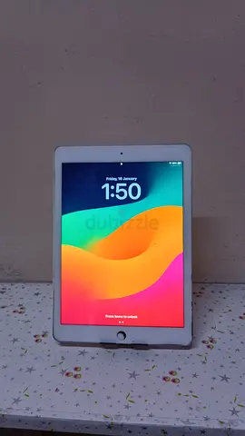 IPad (6th generation) / 32GB / Silver / trade/exchange if someone wants to for something better