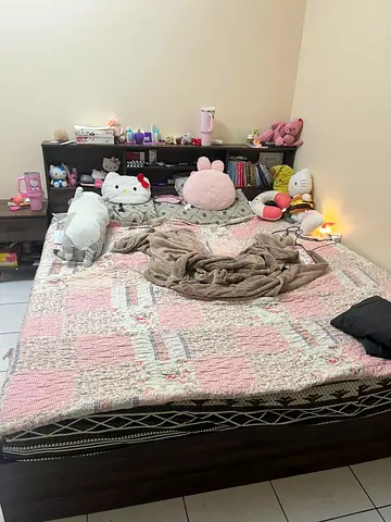 Bed set with mattress