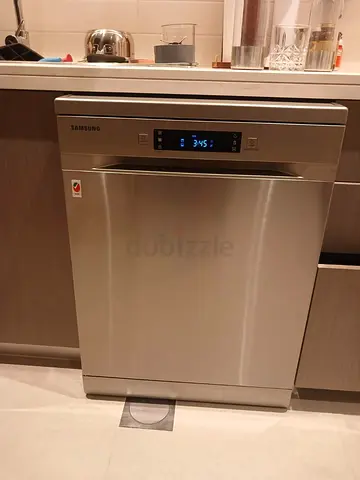 Samsung brand 3 racks Dishwasher like new condition
