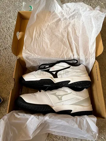 Brand New Mizuno padel Shoes for Sale size 42.5