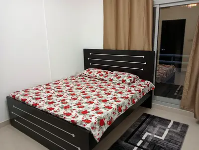 master bed room available