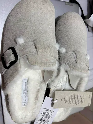 Comfy Beige Slippers with Fur Lining