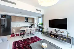 Spacious Layout and Corner Unit | Vacant