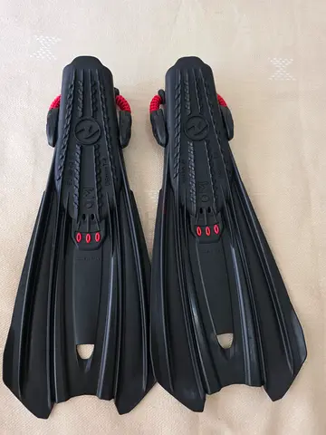 Aqualung Storm Fins - Never used