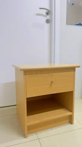 للبيع طاوله حانبيه ب70