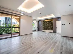 Fully Upgraded | 2 Park space | Open to Offers