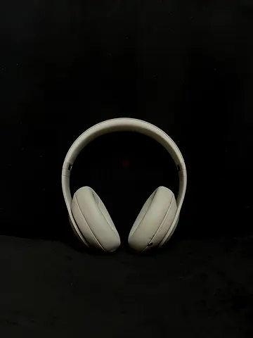 Beats Studio Pro Wireless Noise Cancelling Headphones – Excellent Condition