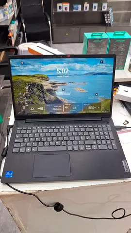 Labtop lenovo V15