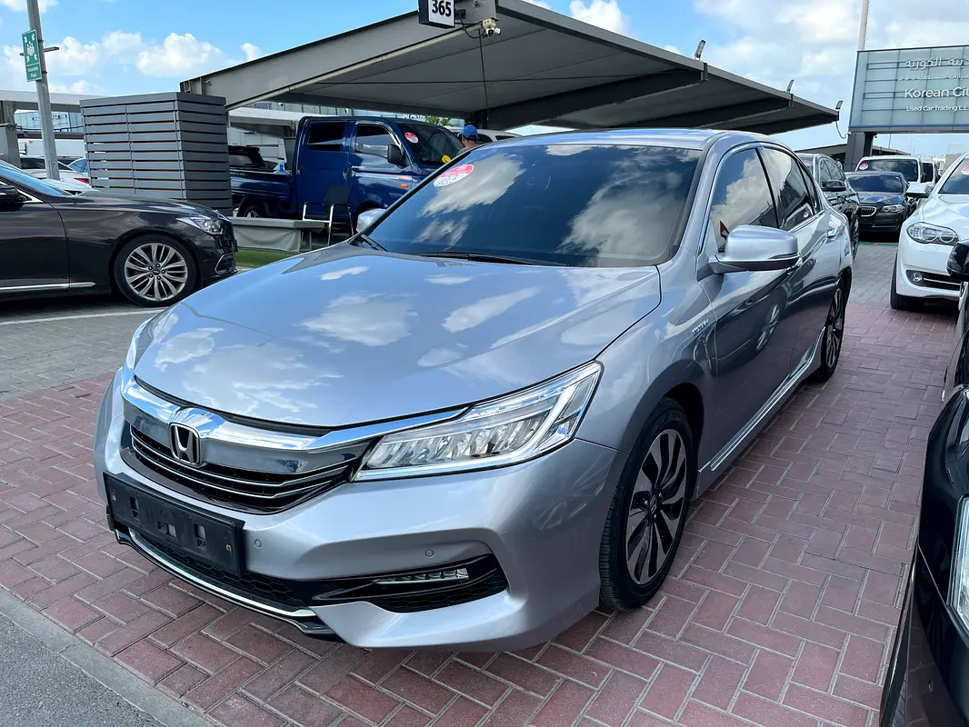 Honda Accord 2017 — photo 1 of 11