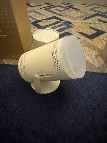Samsung freestyle projector 2022 version with extra samsung power bank for outdoor viewing!