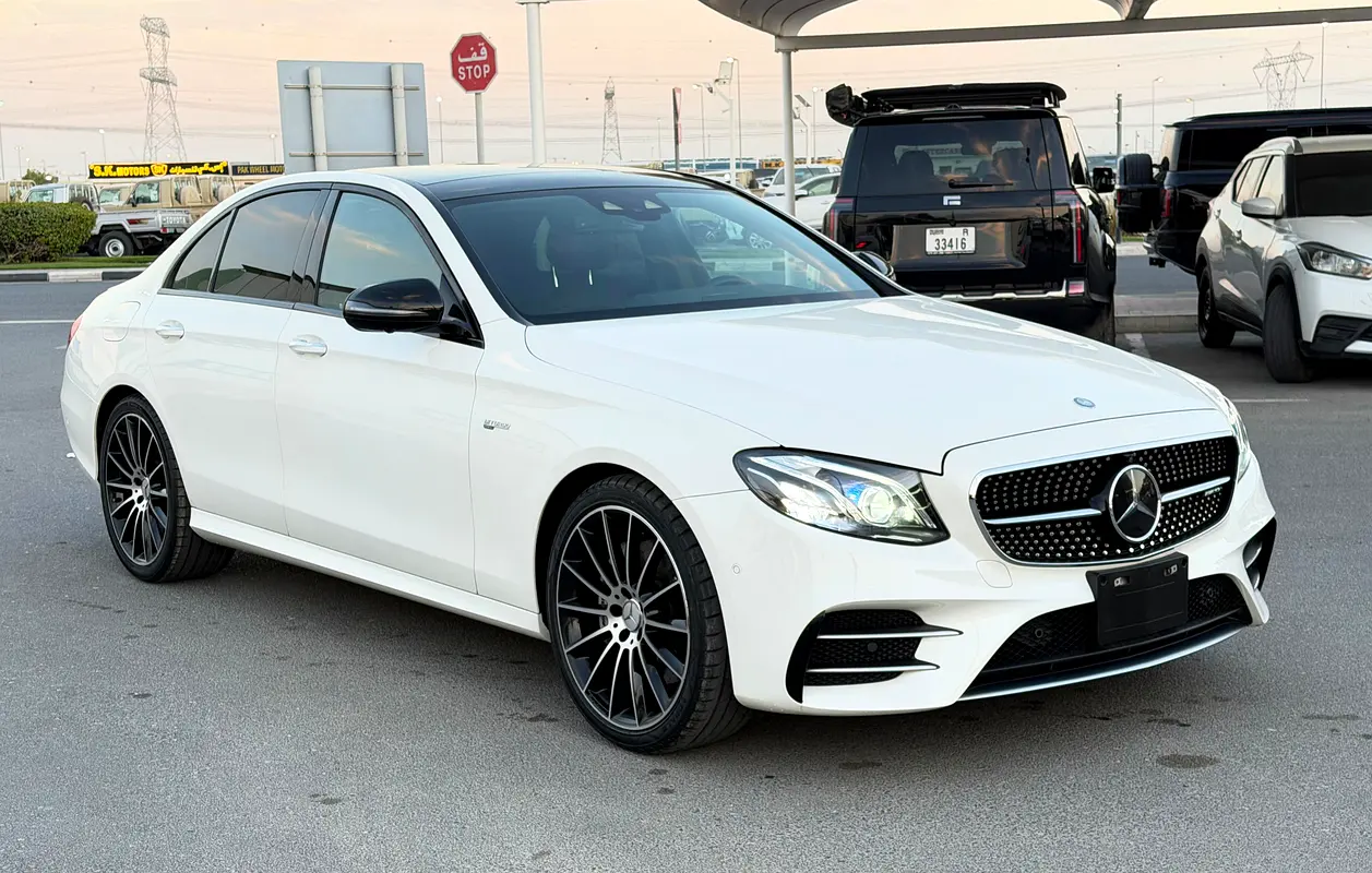 Mercedes-Benz E-Class 2017 — photo 1 of 20