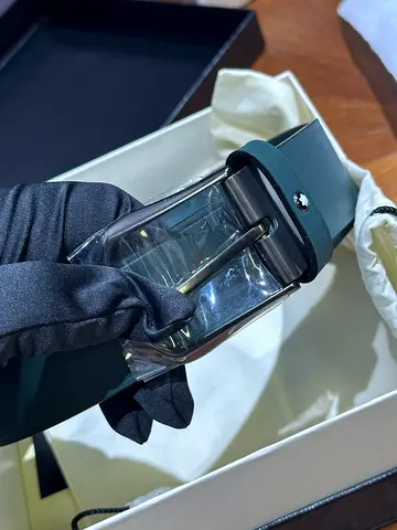 Stylish Mens Belt with Elegant Buckle