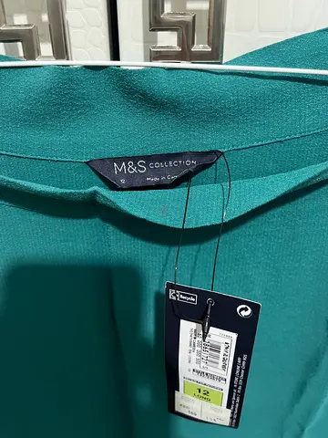 New  green skirt for sale