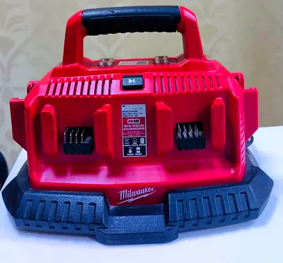 MILWAUKEE M18(6 PACK CHARGER)