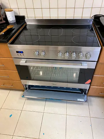 Midea 90x60 5zone coking range neat and clean FREE DELIVERY