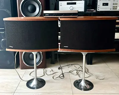 The iconic Bose 901 series 5 with equalizer and stands