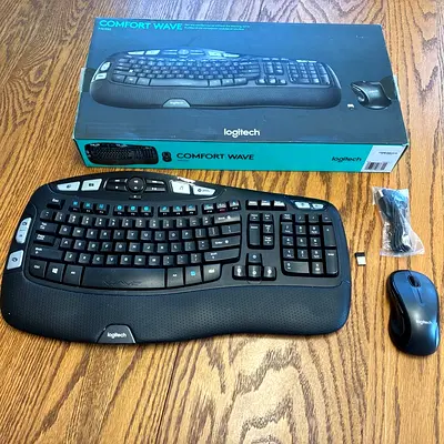 Logitech MK550 Comfort Wave Wireless Keyboard
