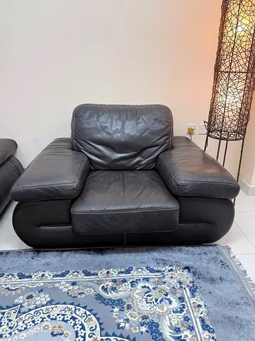 Urgent sale Elegant 3pcs Sofa set