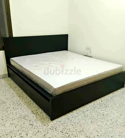 IKEA malam king‑size bed (180 × 200 cm) with 2 storage drawers underneath and an IKEA mattress
