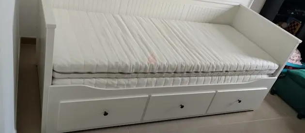 IKEA Hamnes Day bed with 3 storage drawers underneath and with 2 IKEA mattresses is available in exc
