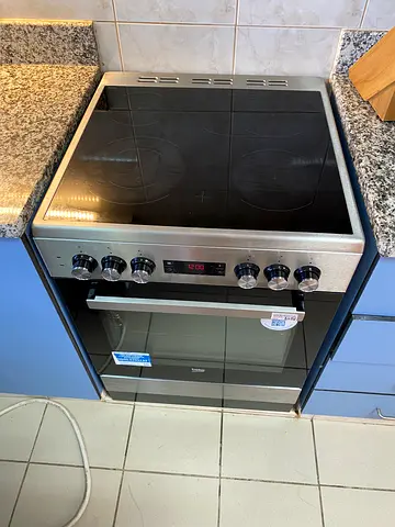 Beko 60x60cm 4zone electric cooking range neat and clean  FREE DELIVERY and WARRANTY