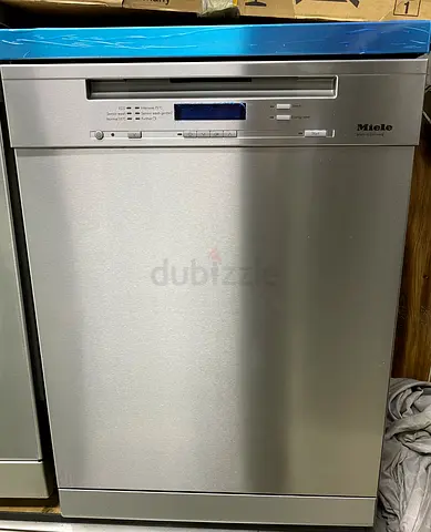 Miele free standing 13 plates setting 3rank dishwasher  prefect working