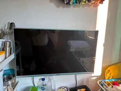 32inch hd Geepas smart tv in excellent condition