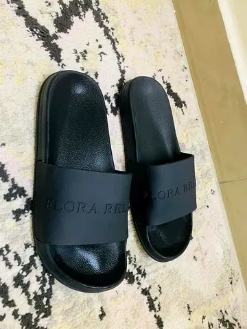 Stylish Black Slides for Comfort and Casual Wear