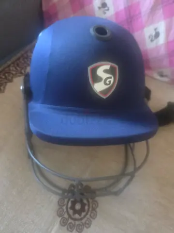Cricket helmet